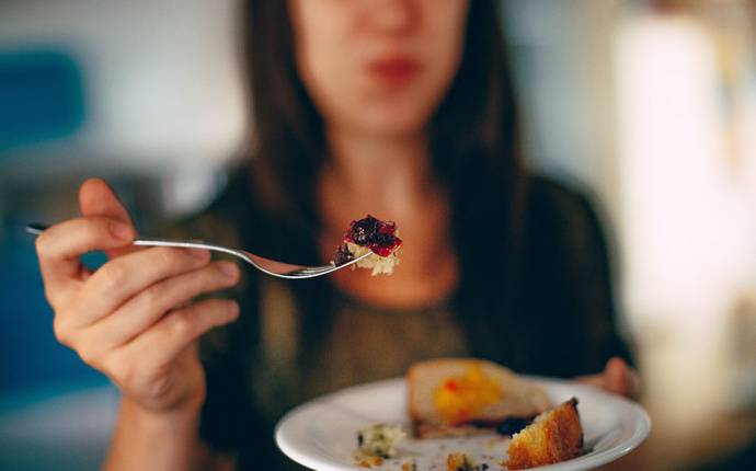 Svårt att äta på grund av cancer och behandling av cancer – här är 6 råd och tips som kan hjälpa