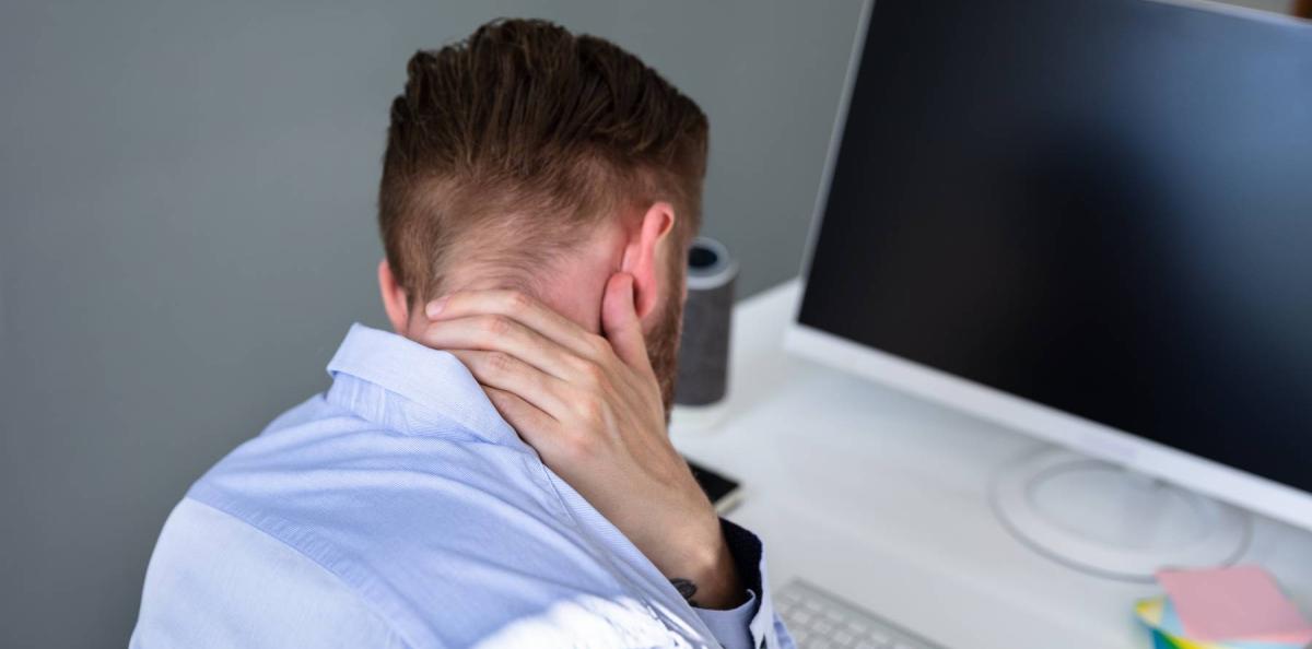 Nackhuvudvärk är en typ av huvudvärk som uppstår till följd av sjukdomar i nacken.