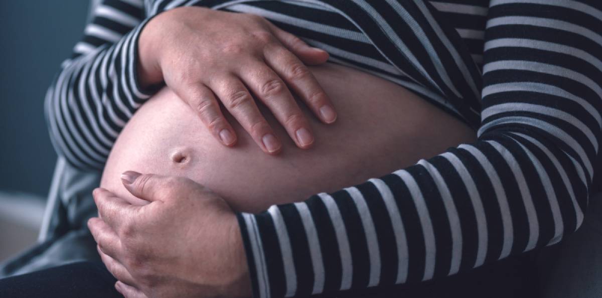Gravid som föder dött barn